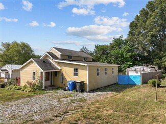 406 Jefferson St, Kernersville, NC 27284