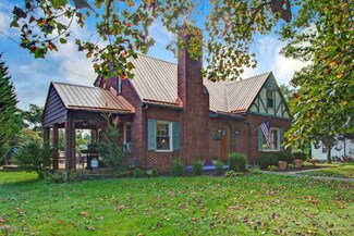 205 S Woodrum St, Pearisburg, VA 24134