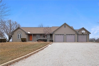 2663 Louisiana Rd, Ottawa, KS 66067
