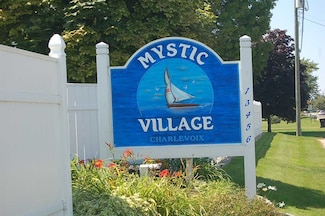 13456 Stover Rd Unit 7, Charlevoix, MI 49720