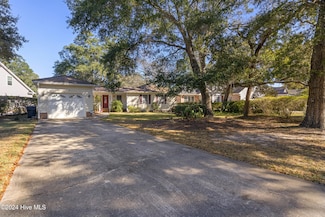 516 Woods Ct SW, Sunset Beach, NC 28468
