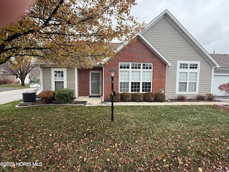 5755 Crossbrooke Ln, Waterville, OH 43566