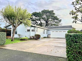 541 MacKen Ave, Crescent City, CA 95531