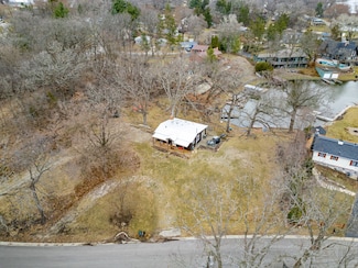 7920 Island Ln, Wonder Lake, IL 60097