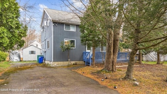 9033 Idlewild Dr, Tobyhanna, PA 18466