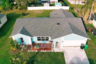 1781 SW Alberca Ln, Port Saint Lucie, FL 34953