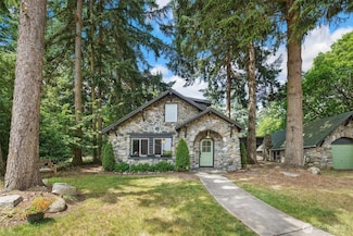 8038 S Ainsworth Ave, Tacoma, WA 98408