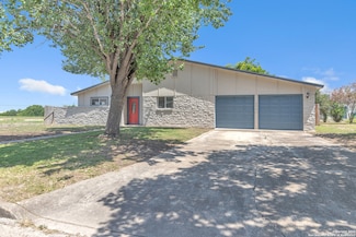 426 E Lindbergh Blvd, Universal City, TX 78148