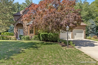 2065 Woodlark Dr, Holland, MI 49424