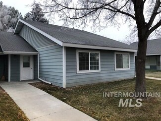 313 6th St, Filer, ID 83328