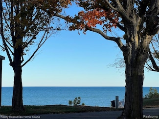 5767 Main St, Lexington, MI 48450