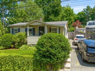118 Princeton Ave, Waltham, MA 02451