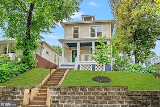 2233 R St SE, Washington, DC 20020