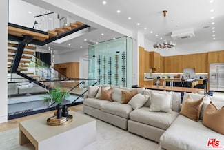 4535 Haskell Ave, Encino, CA 91436