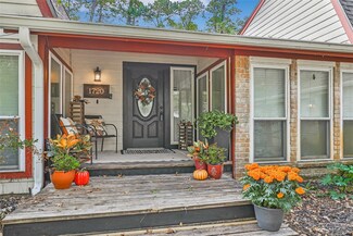 1720 Walnut Ln, Kingwood, TX 77339