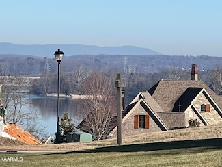 434 Castaway Ln, Lenoir City, TN 37772