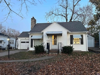 910 SW Randolph Ave, Topeka, KS 66606