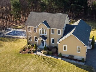 174 Batchelor St, Granby, MA 01033