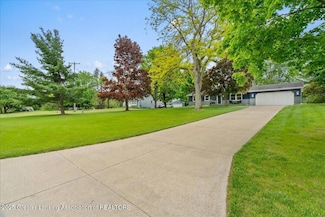 2805 N Stewart Rd, Charlotte, MI 48813