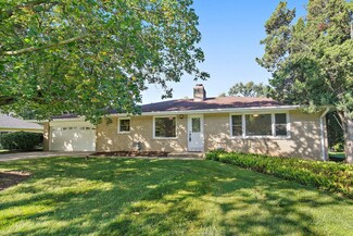 11N958 Almora Terrace, Elgin, IL 60124