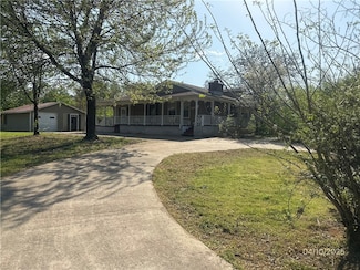 1013 Elm St, Coal Hill, AR 72832