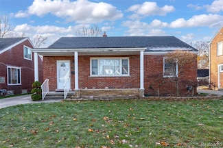 15560 Charles R Ave, Eastpointe, MI 48021