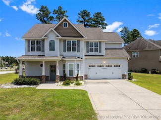 17 Tanawha Ct, Spring Lake, NC 28390