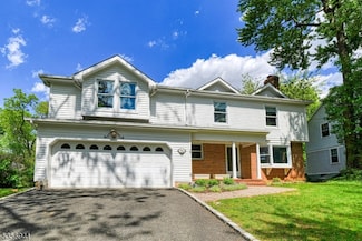 96 Forest Rd, Fanwood, NJ 07023