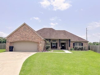 114 Woodridge Dr, Nederland, TX 77627