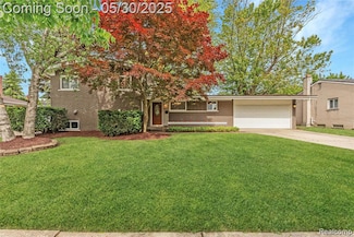 14277 Westmore St, Livonia, MI 48154