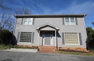 815 Thackston Dr, Spartanburg, SC 29307