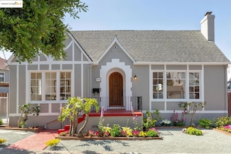 6753 Manor Crest, Oakland, CA 94618