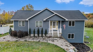 3214 7th St, Wayland, MI 49348