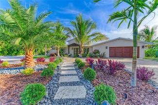 605 Key Royale Dr, Holmes Beach, FL 34217