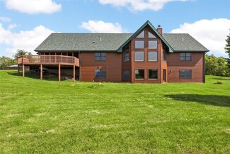 660 Garfield Rd, West Branch, IA 52358