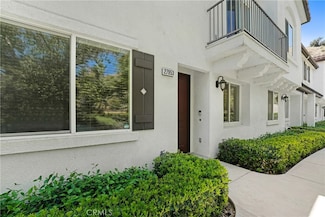 27953 Avalon Dr, Canyon Country, CA 91351
