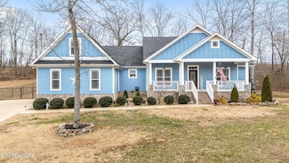 569 Station Cir, Tullahoma, TN 37388