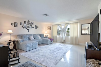 425 San Mateo Dr, Palm Springs, FL 33461