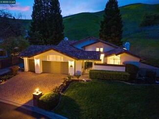 387 Live Oak Dr, Danville, CA 94506