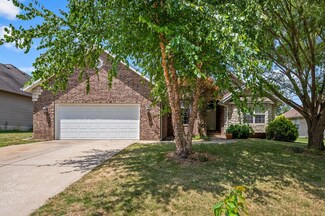 4921 S Tanager Ave, Battlefield, MO 65619