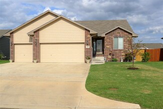 11010 W Hollywood Ct, Wichita, KS 67215