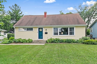 49 Burton Ave, Cary, IL 60013
