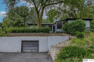 861 Oak Park Rd, Council Bluffs, IA 51503