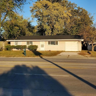 1504 N Mattis Ave, Champaign, IL 61821