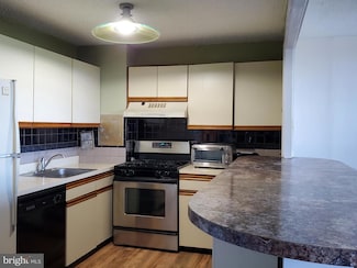 1030 E Lancaster Ave Unit 621, Bryn Mawr, PA 19010
