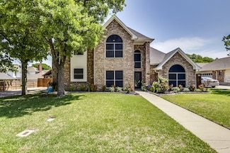 6805 Blake Dr, Arlington, TX 76001