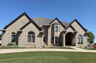 1543 Highland Dr, Hastings, NE 68901