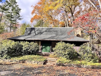 23 Orchard Dr, Durham, NH 03824