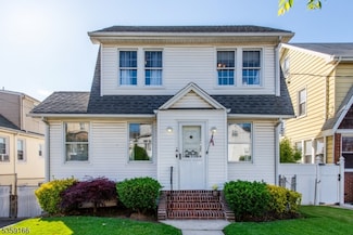 39 Roosevelt St, North Arlington, NJ 07031