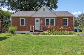 1485 E Duchesne Dr, Florissant, MO 63031